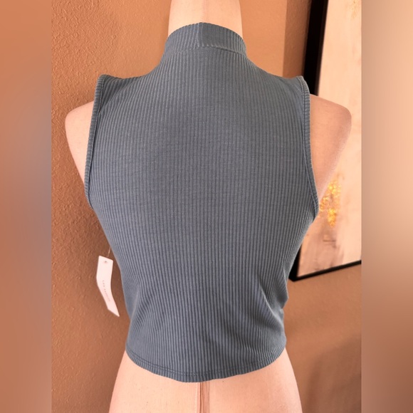 Timing Blue Keyhole Ruched Crop Top - Picture 5 of 10